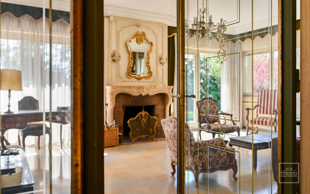 Saint Didier Au Mont D&rsquo;Or,  Maison d&rsquo;Architecte de 210m² sur un terrain plat d&rsquo;environ 3200m²