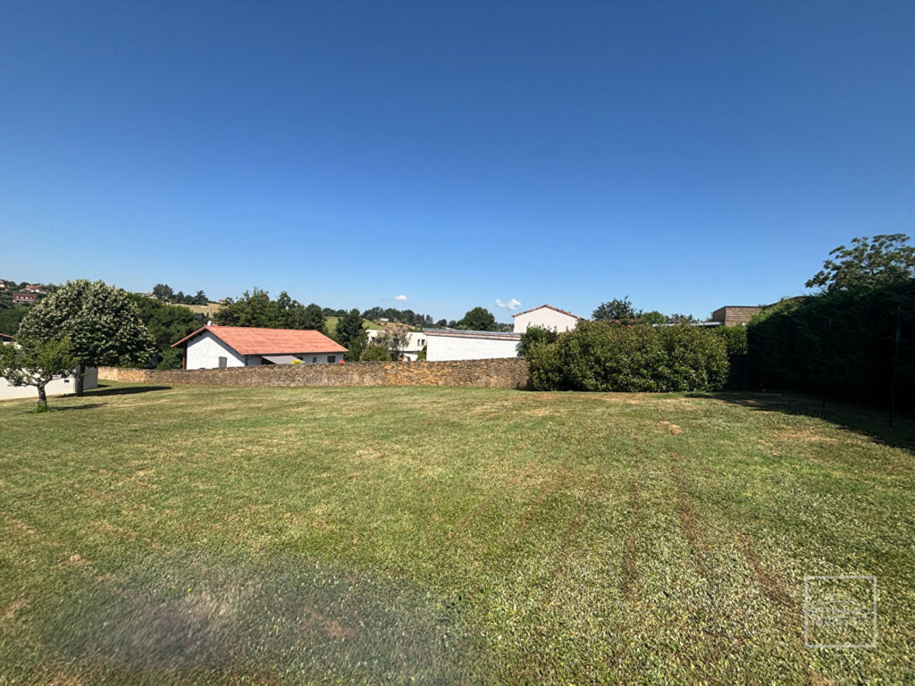 Lissieu – Terrain constructible de 1000 m² – Vue sur les Monts du Lyonnais