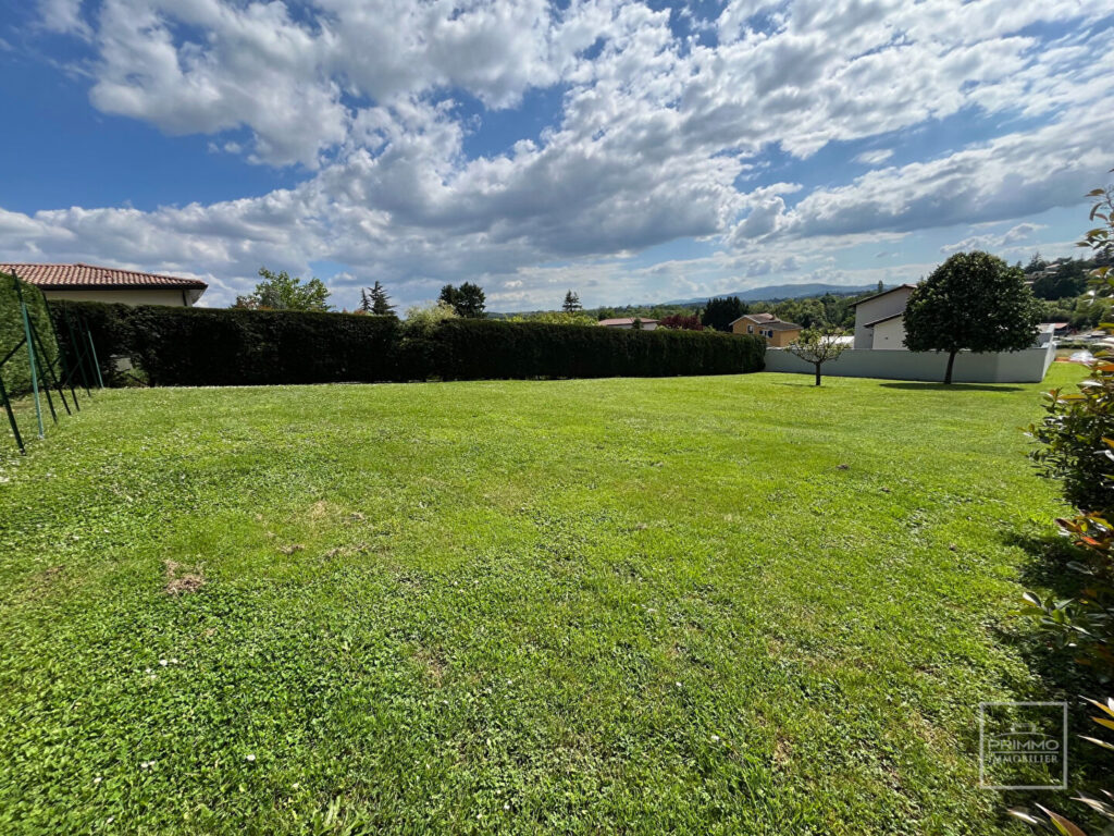 Lissieu – Terrain constructible de 1000 m² – Vue sur les Monts du Lyonnais