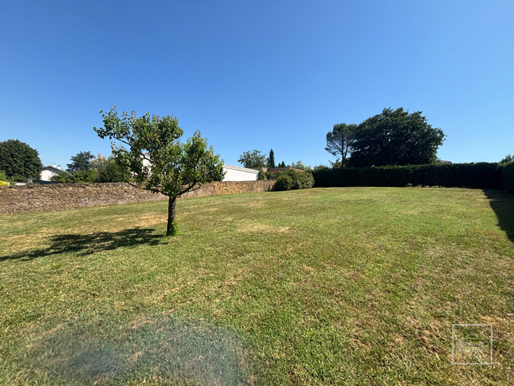 Lissieu – Terrain constructible de 1000 m² – Vue sur les Monts du Lyonnais