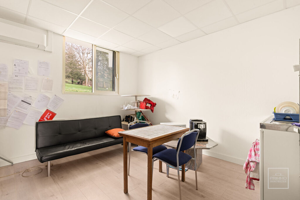 FONTAINES SUR SAONE, CENTRE, LOCAL COMMERCIAL, 47.79m²