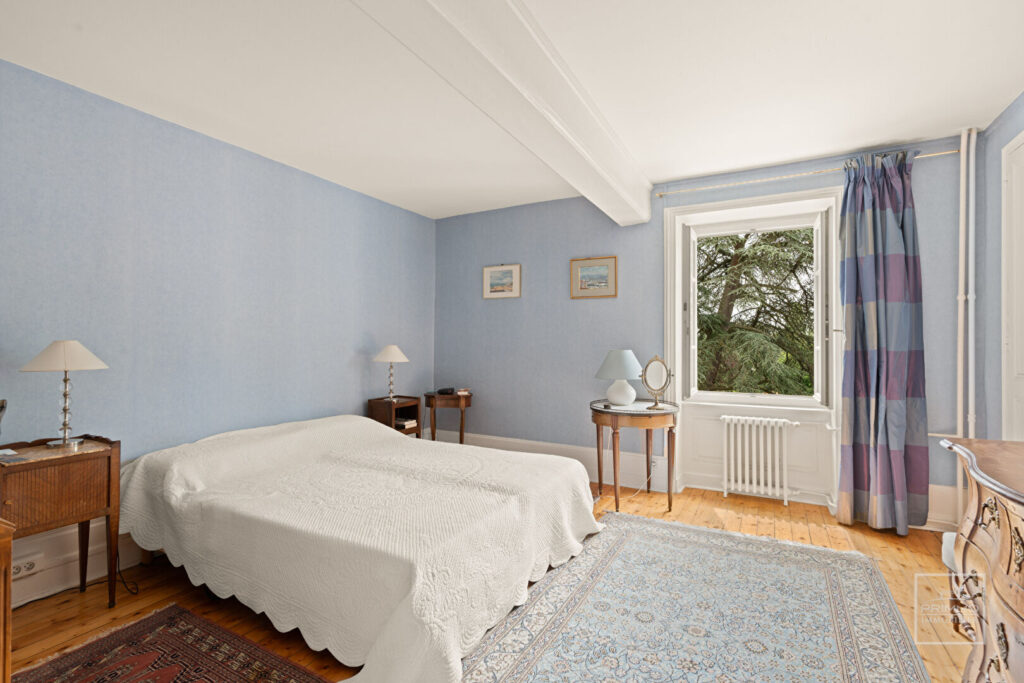 CHARBONNIERES LES BAINS, Maison de charme de 396 m² plancher sur 1292 m² de terrain