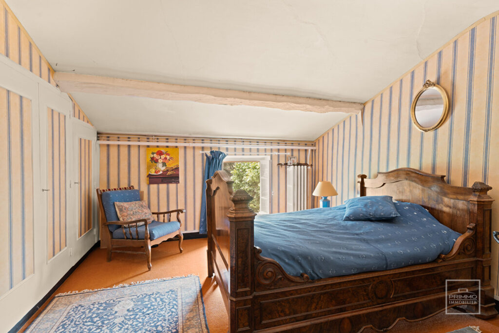 CHARBONNIERES LES BAINS, Maison de charme de 396 m² plancher sur 1292 m² de terrain