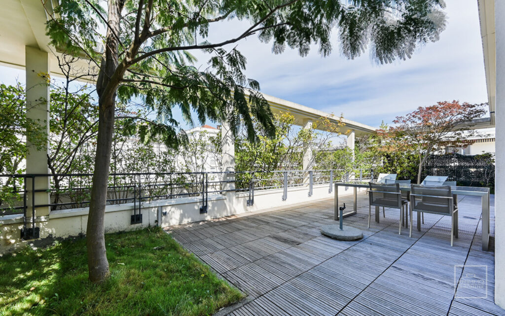 LYON 6, DUPLEX, DERNIER ETAGE, CLIMATISÉ, 116m² , TERRASSE 96m²