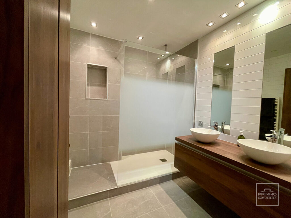 LYON 6, DUPLEX, DERNIER ETAGE, CLIMATISÉ, 116m² , TERRASSE 96m²