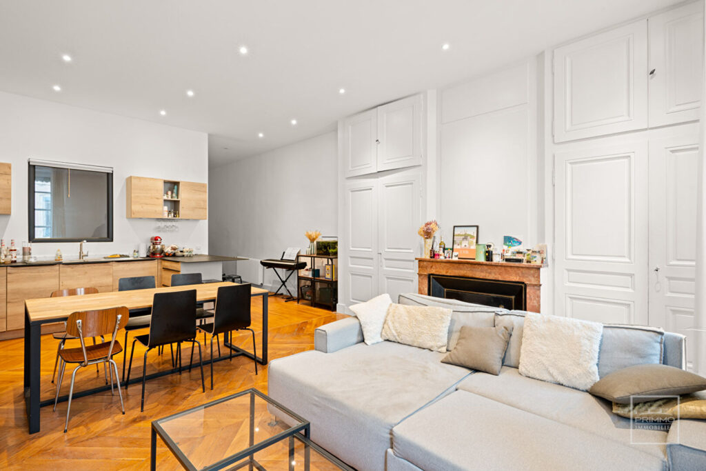 LYON 2, AINAY, LUMINEUX 81.25m²