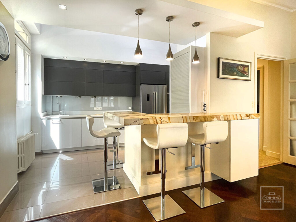 LYON 6, BD DES BELGES, ACCES DIRECT PARC,145.95m²