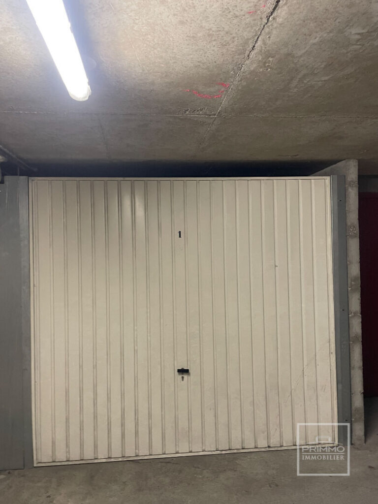 VILLEURBANNE, REPUBLIQUE, GRAND GARAGE