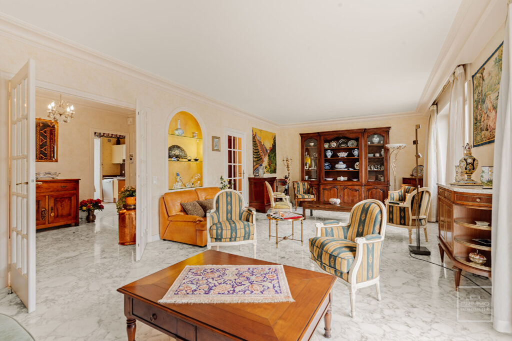 LYON 6, TRIANGLE D&rsquo;OR, BALCON & LOGGIA, 124.79m²