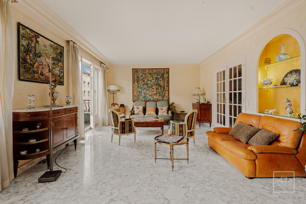 LYON 6, TRIANGLE D&rsquo;OR, BALCON & LOGGIA, 124.79m²