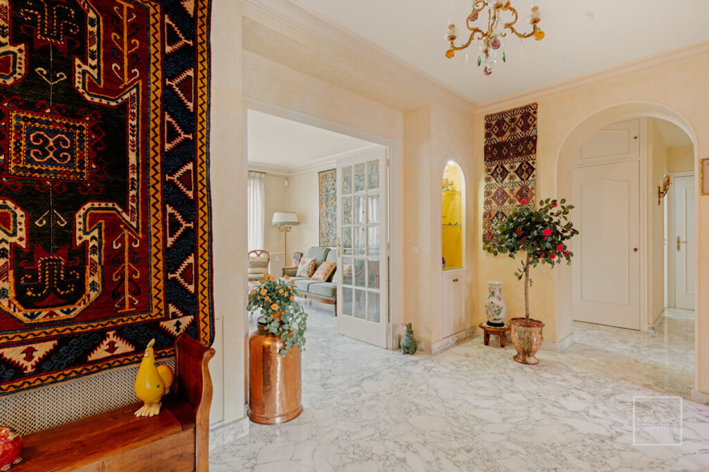 LYON 6, TRIANGLE D&rsquo;OR, BALCON & LOGGIA, 124.79m²