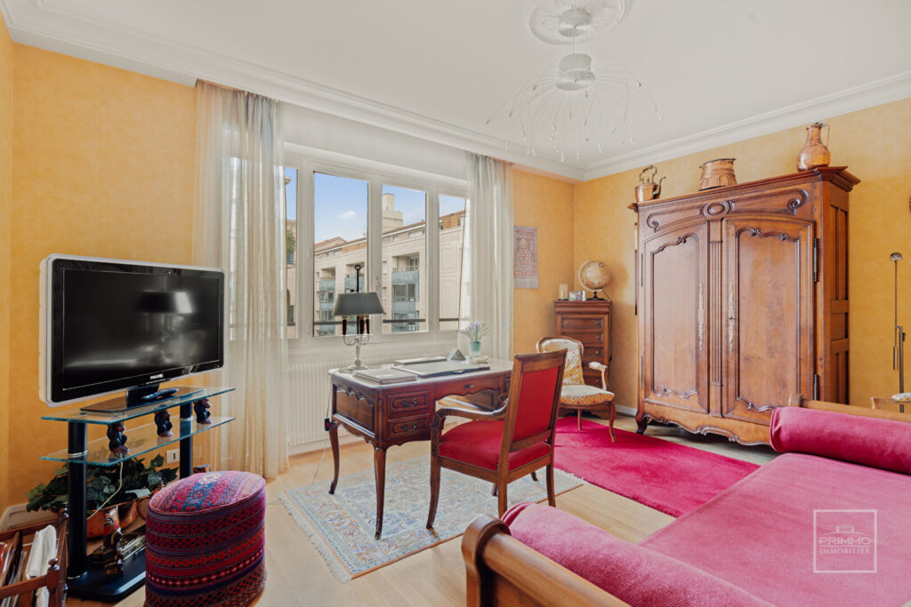LYON 6, TRIANGLE D&rsquo;OR, BALCON & LOGGIA, 124.79m²
