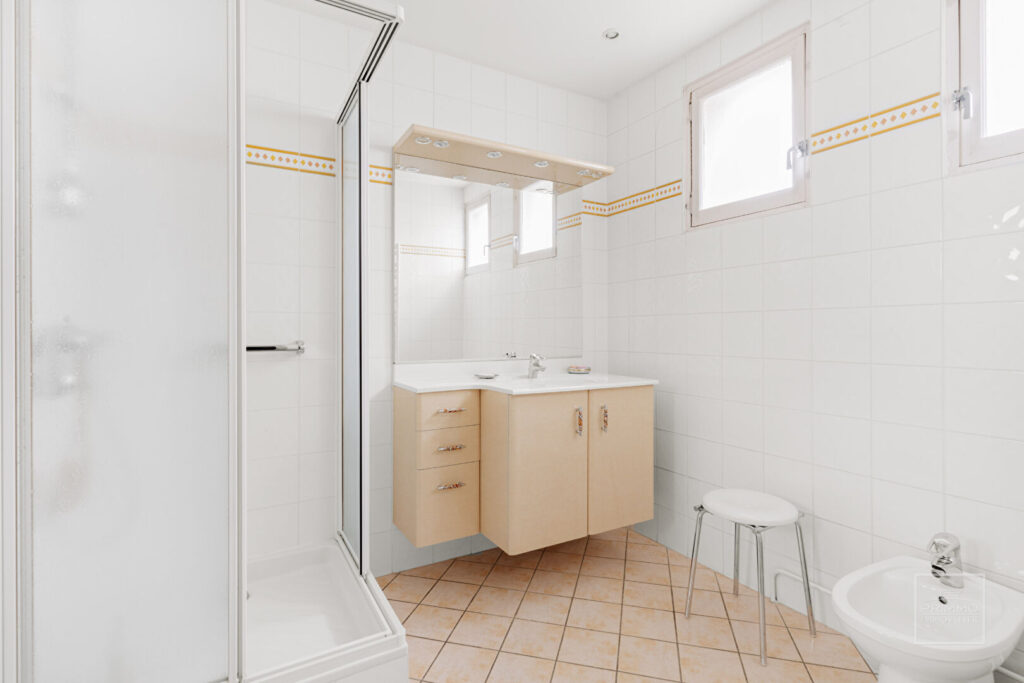 LYON 6, TRIANGLE D&rsquo;OR, BALCON & LOGGIA, 124.79m²