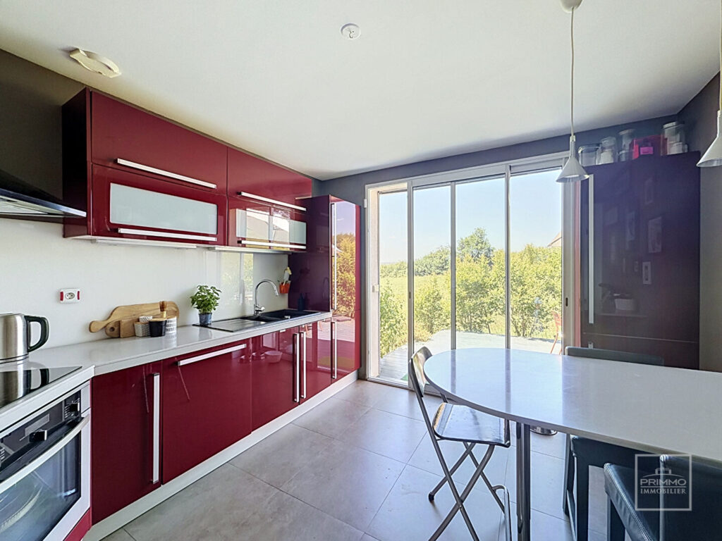 Dommartin – Maison non mitoyenne 5 pièces de 133 m² avec vue et sans vis à vis