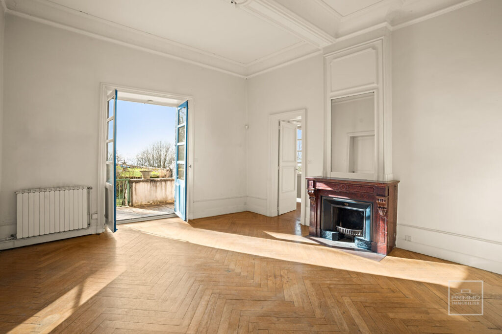 Saint Didier Au Mont D’or – Maison de caractère avec vue ouest panoramique
