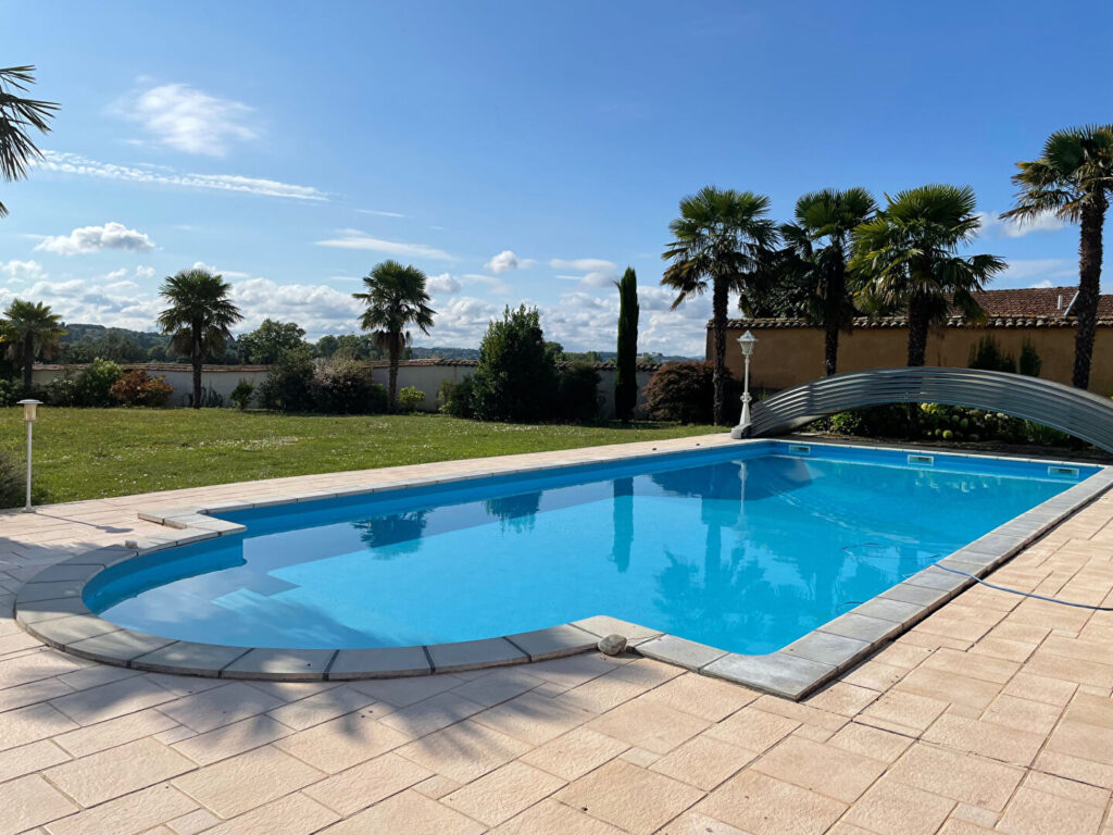 Arnas Maison bourgeoise de 262M² sur beau terrain avec piscine