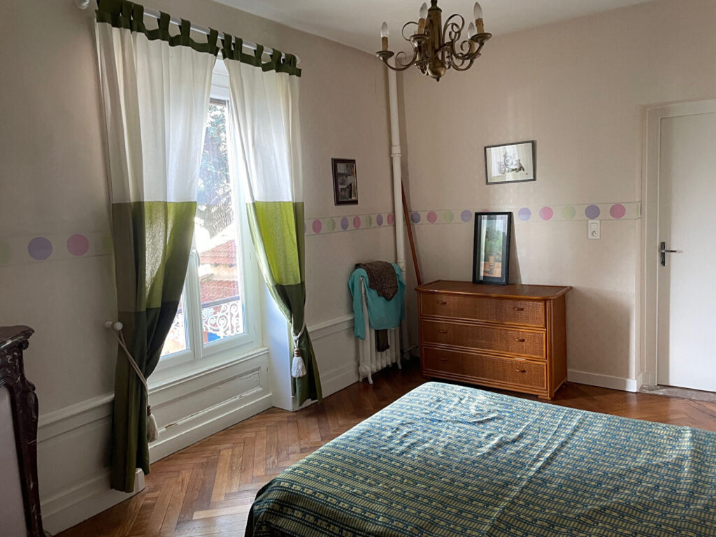 Arnas Maison bourgeoise de 262M² sur beau terrain avec piscine