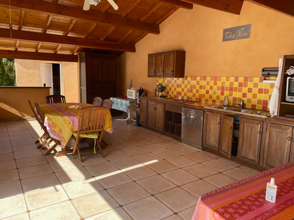 Arnas Maison bourgeoise de 262M² sur beau terrain avec piscine