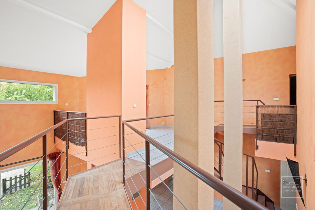 DARDILLY, Maison de 219m² sur 1465m² de terrain avec vue sur les Monts du Lyonnais