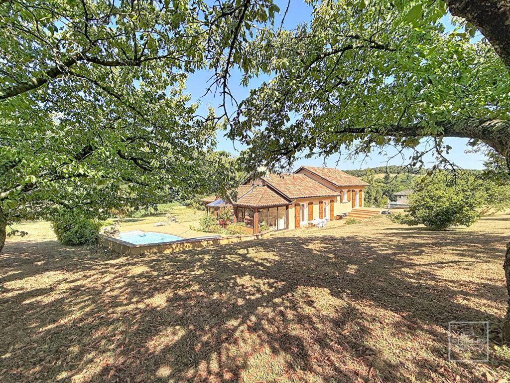 Lissieu, maison de 146 m² sur parcelle de 3525 m2 avec piscine