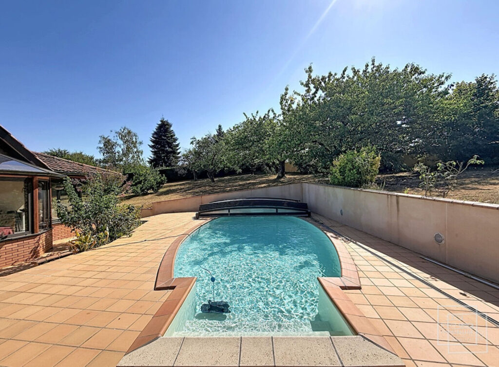 Lissieu, maison de 146 m² sur parcelle de 3525 m2 avec piscine