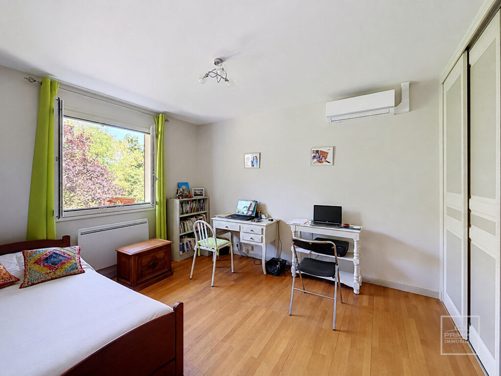 Lissieu, maison de 146 m² sur parcelle de 3525 m2 avec piscine