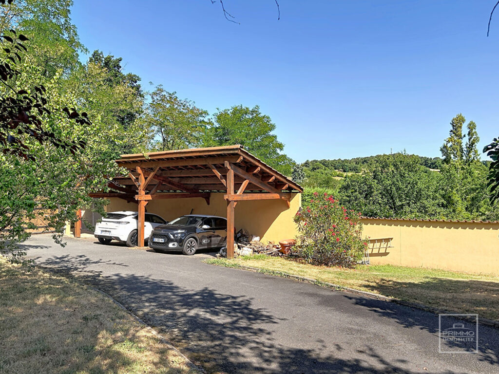 Lissieu, maison de 146 m² sur parcelle de 3525 m2 avec piscine