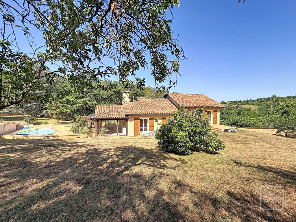 Lissieu, maison de 146 m² sur parcelle de 3525 m2 avec piscine