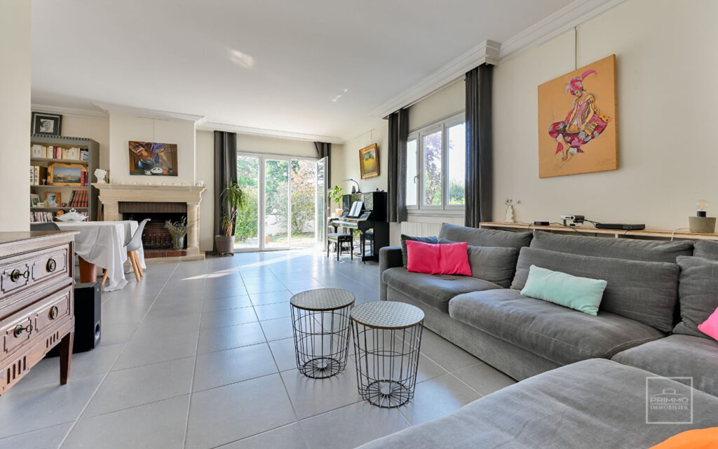 CHAMPAGNE – VOLUMES & LUMIERE – 190m² & 805m² TERRAIN
