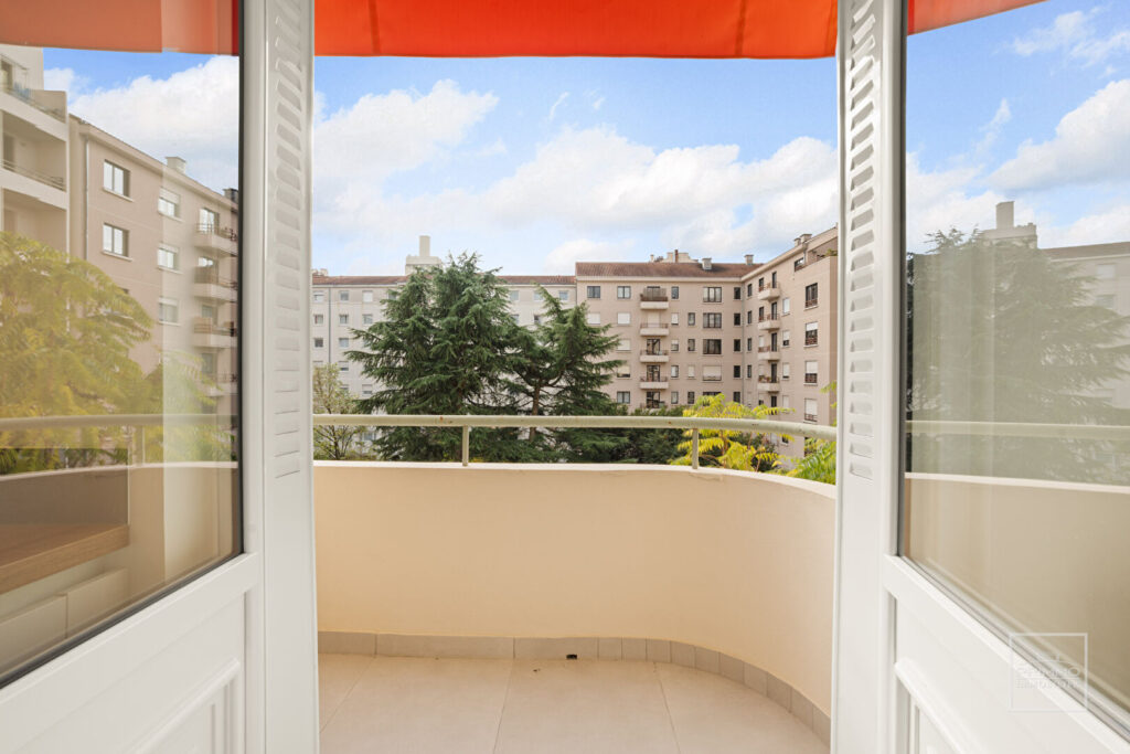 LYON 6, TRIANGLE D’OR, 94m², 2 BALCONS, ISOLÉ, ENTIEREMENT CLIMATISÉ