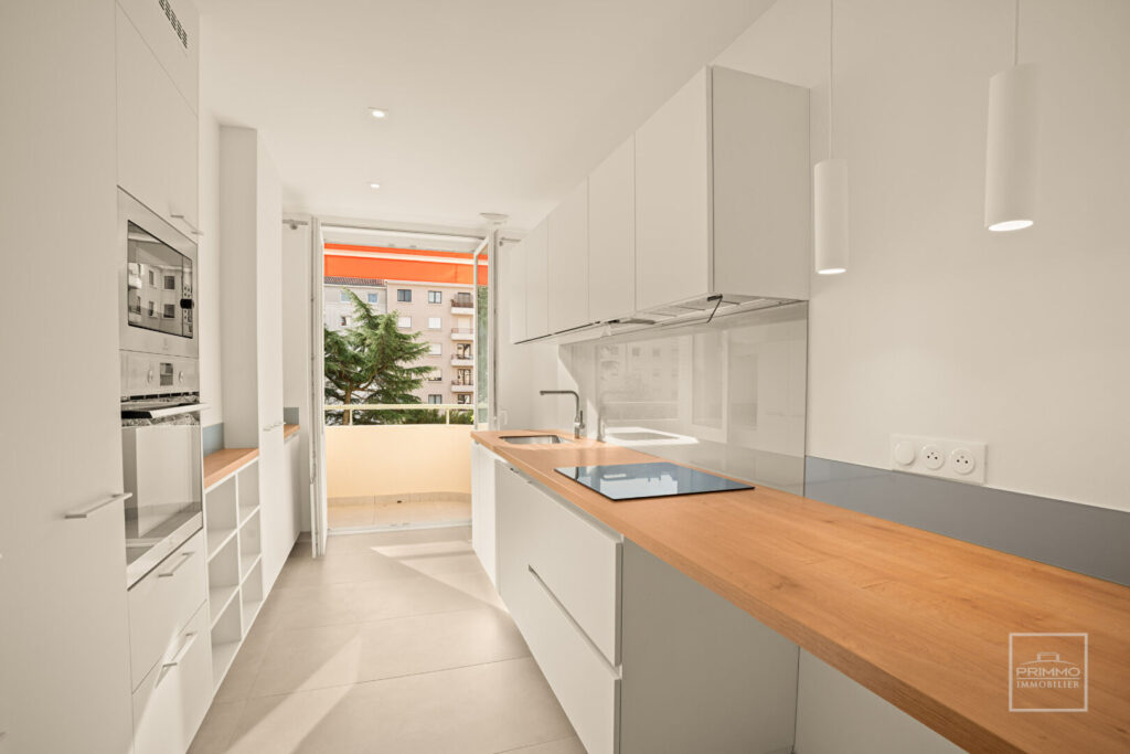 LYON 6, TRIANGLE D’OR, 94m², 2 BALCONS, ISOLÉ, ENTIEREMENT CLIMATISÉ
