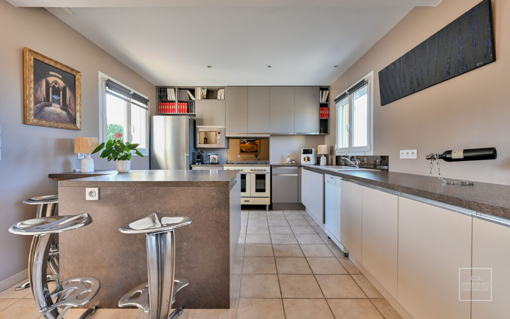 Limonest – maison familiale 160 m² avec dépendance et piscine