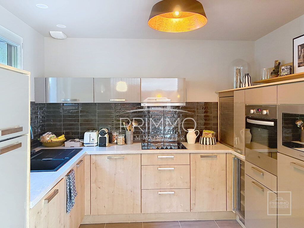 Centre village de Limonest, maison de 111m² habitables avec 4 chambres