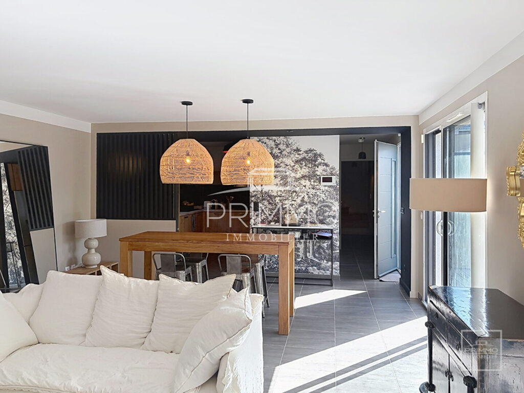 Centre village de Limonest, maison de 111m² habitables avec 4 chambres