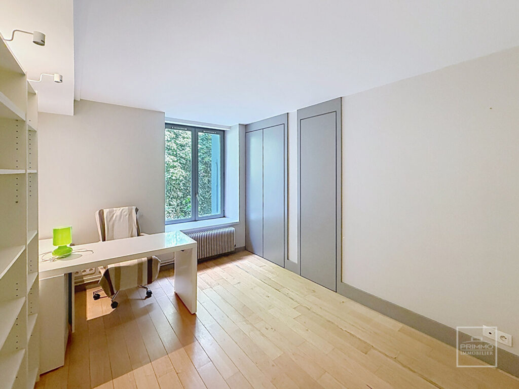 Saint-Cyr Au Mont d&rsquo;Or Appartement T3 de 120m² habitables dans une superbe propriété