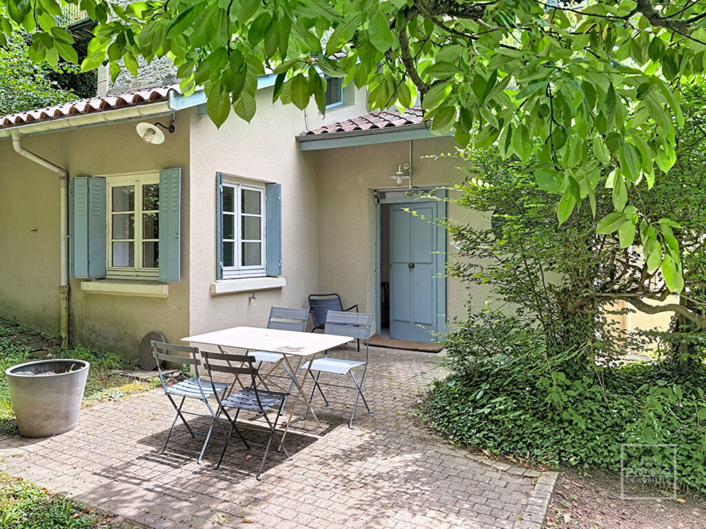 Saint-Cyr Au Mont d&rsquo;Or Appartement T3 de 120m² habitables dans une superbe propriété