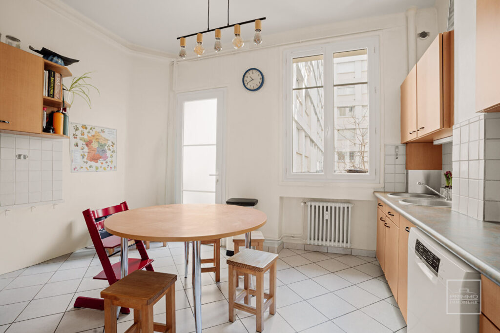 LYON 6, PROX. COLLEGE VENDOME, 139.78m²