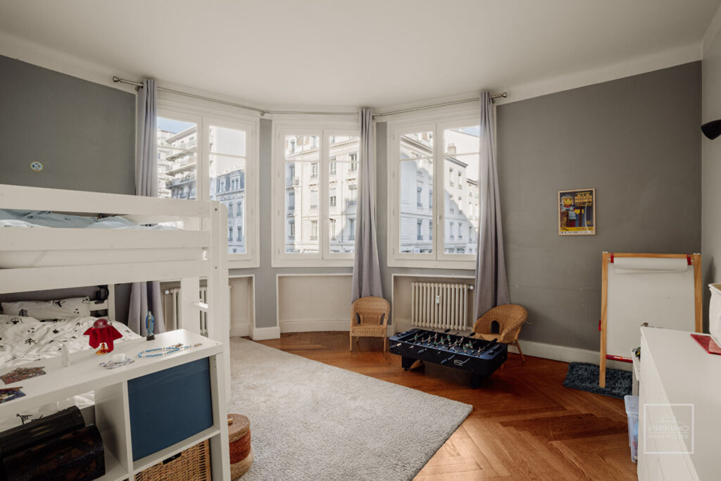 LYON 6, PROX. COLLEGE VENDOME, 139.78m²