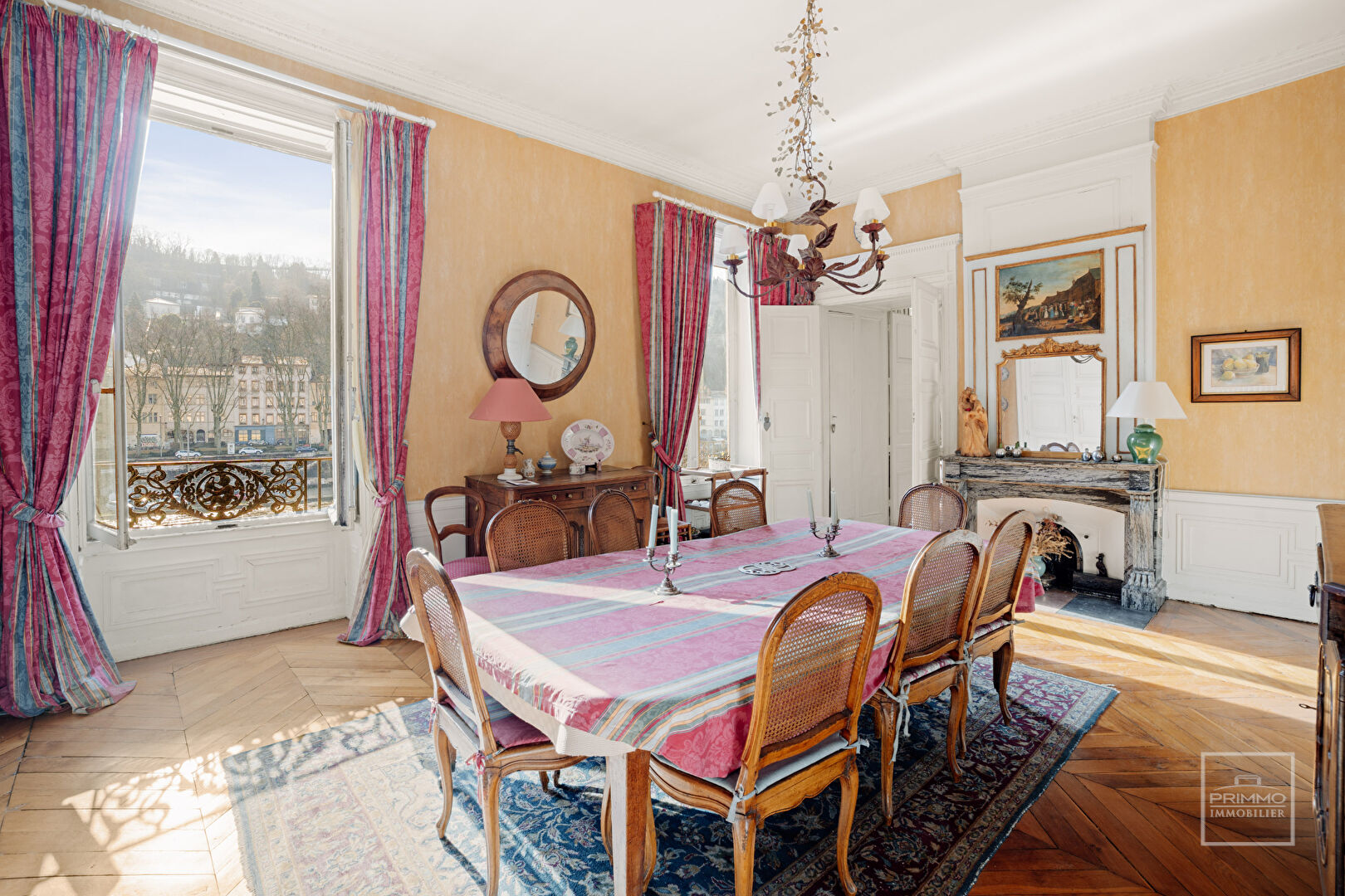 LYON 1, QUAI SAINT VINCENT, 202.75m², POSSIBILITÉ GARAGE