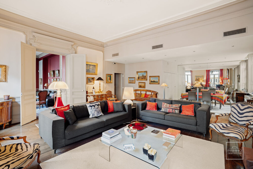 LYON 6, TETE D&rsquo;OR,  ANCIEN HOTEL PARTICULIER, 169.26m², GRAND GARAGE
