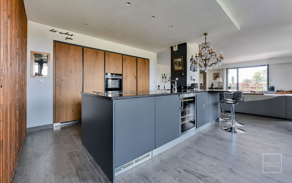 Saint Didier, Coeur de Village, Appartement de 176m² avec piscine et vue panoramique à 360°