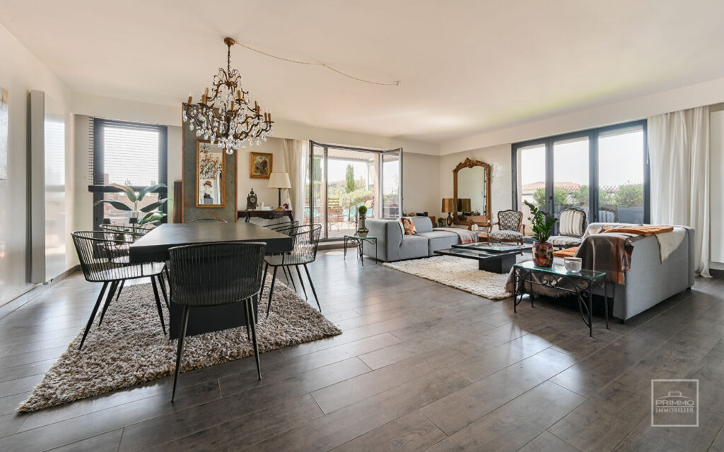 Saint Didier, Coeur de Village, Appartement de 176m² avec piscine et vue panoramique à 360°