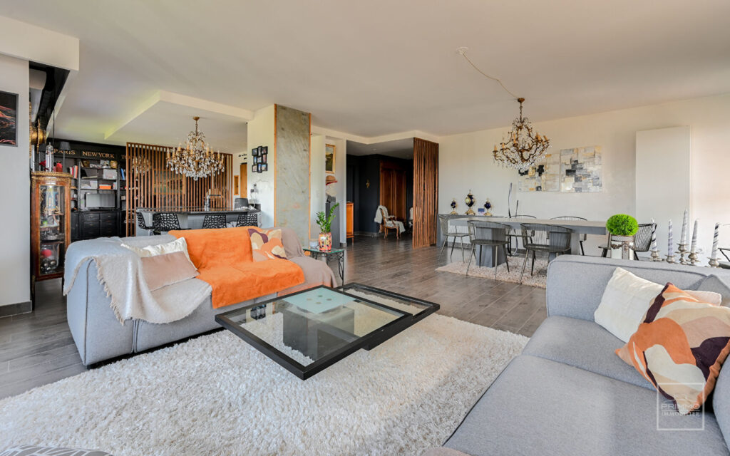 Saint Didier, Coeur de Village, Appartement de 176m² avec piscine et vue panoramique à 360°