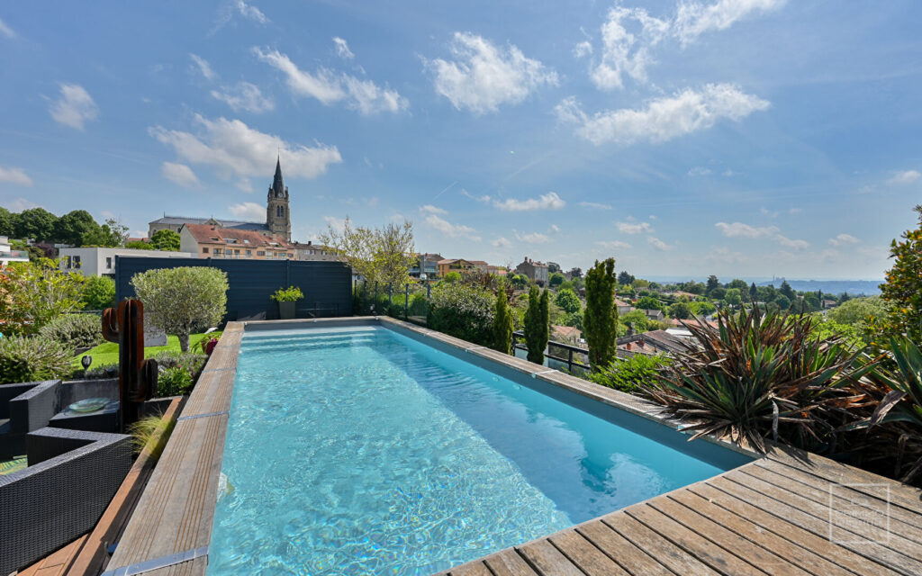 Saint Didier, Coeur de Village, Appartement de 176m² avec piscine et vue panoramique à 360°