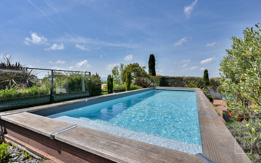 Saint Didier, Coeur de Village, Appartement de 176m² avec piscine et vue panoramique à 360°