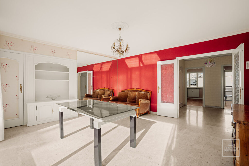 VILLEURBANNE – GRATTE CIEL , 70m², BALCON & LOGGIA, PARKING