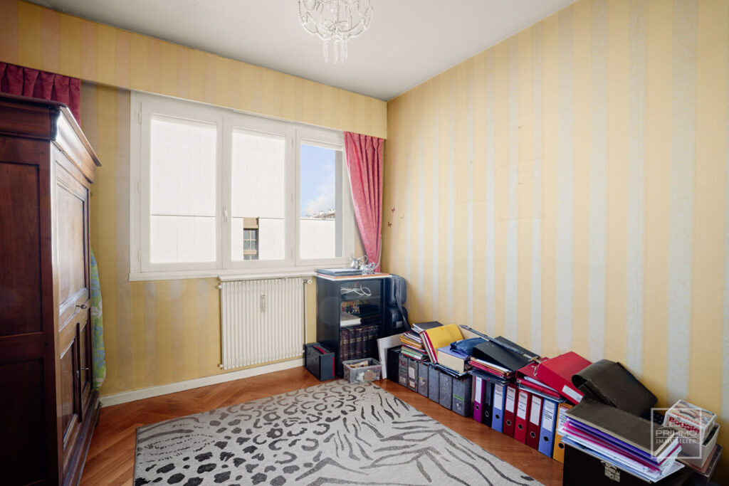 VILLEURBANNE – GRATTE CIEL , 70m², BALCON & LOGGIA, PARKING