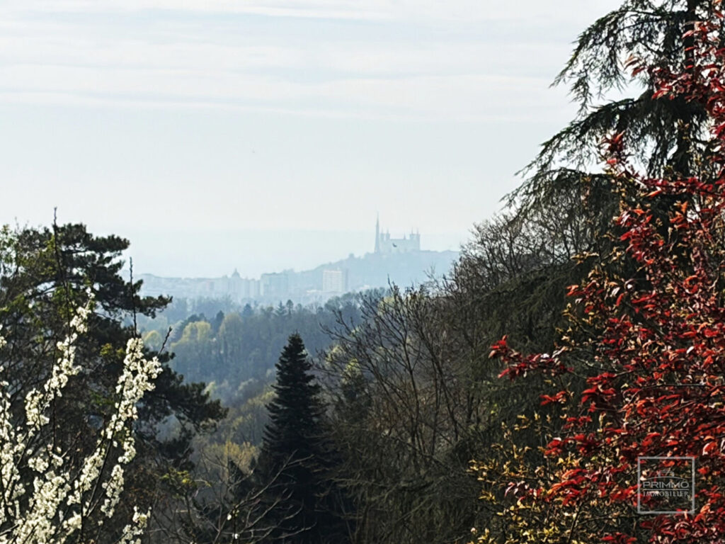 SAINT DIDIER AU MONT D’OR terrain constructible avec vue sur Lyon et la verdure