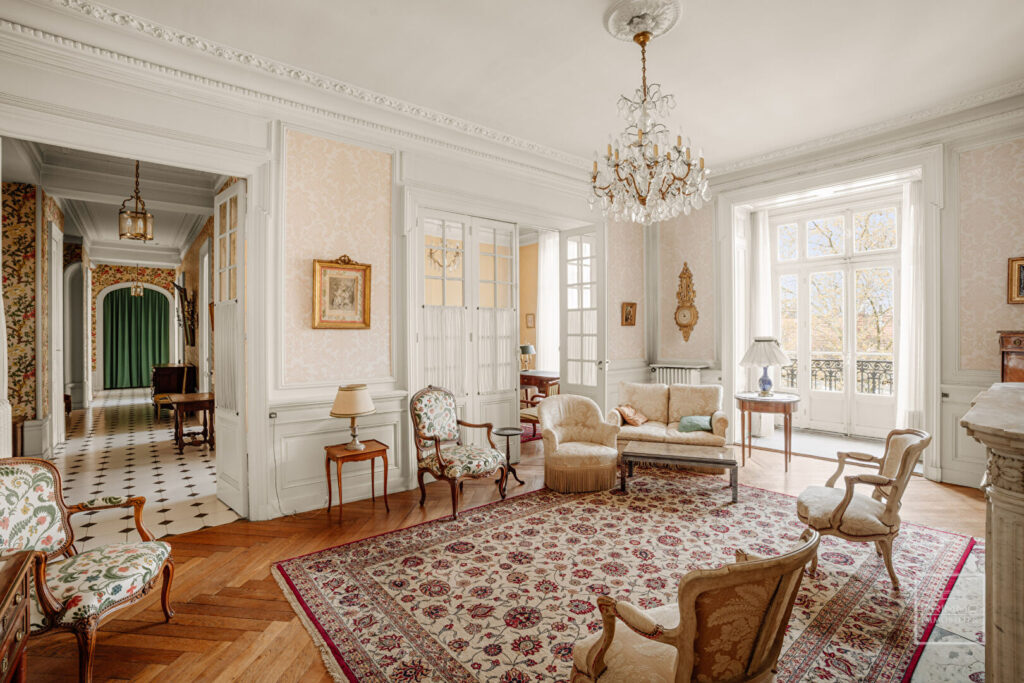LYON 6, BD DES BELGES, 202.95m² + T2 + CHAMBRE SERVICE + GARAGE