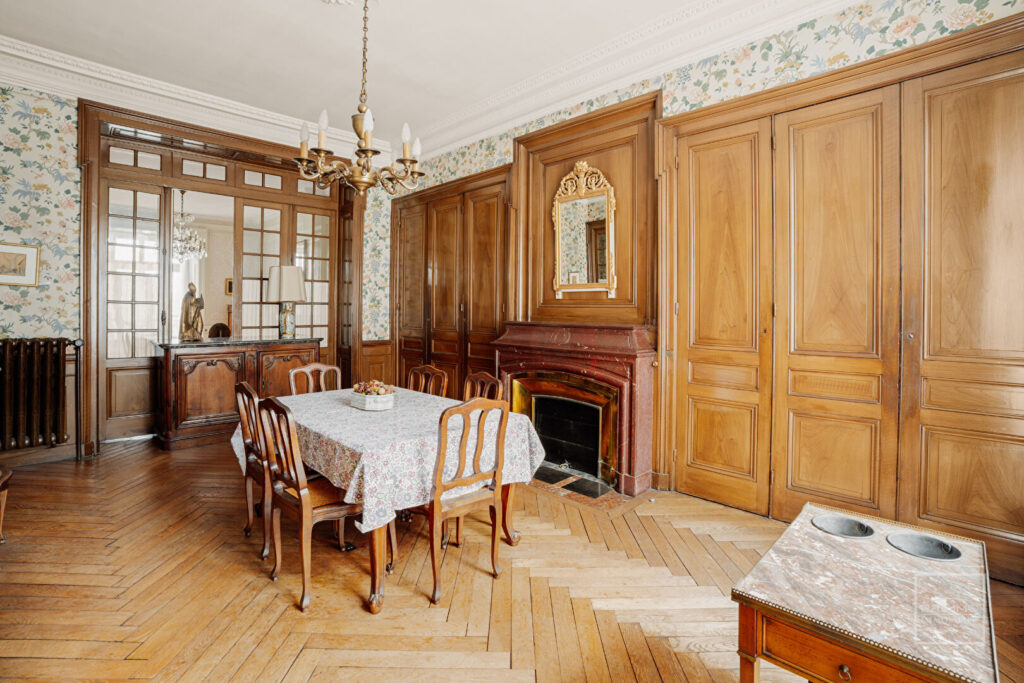 LYON 6, BD DES BELGES, 202.95m² + T2 + CHAMBRE SERVICE + GARAGE